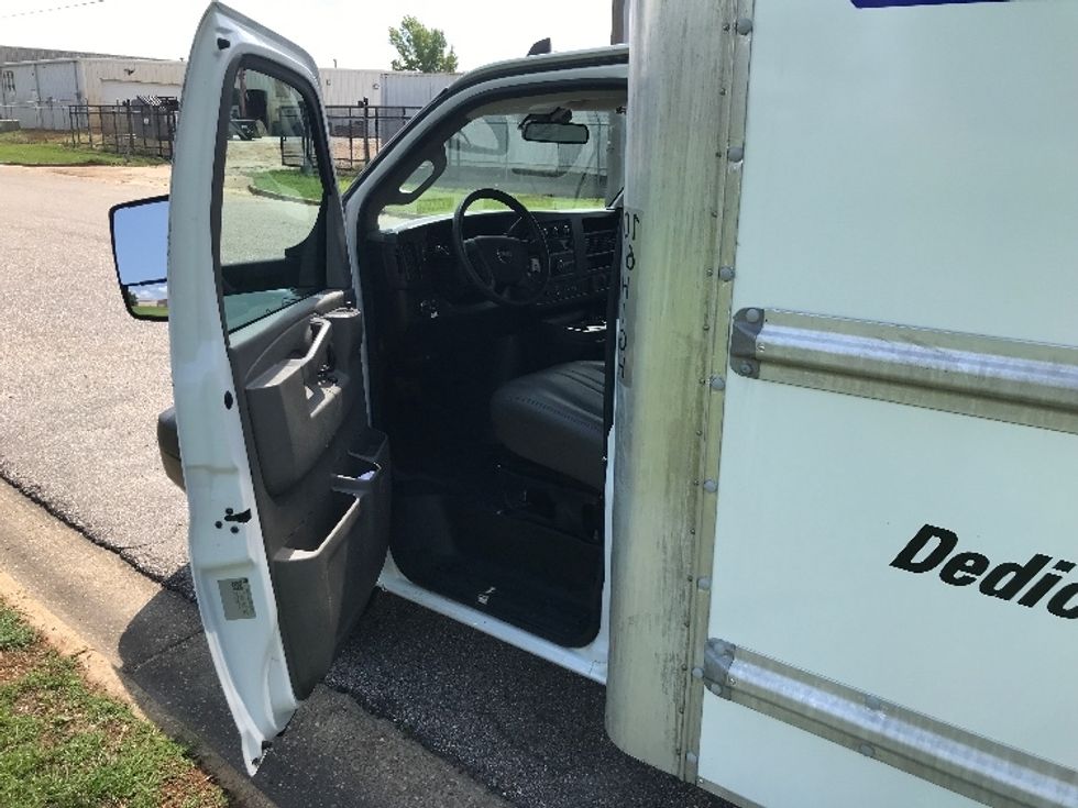 Light Duty Box Truck-Light and Medium Duty Trucks-GMC-2021-Savana G33903-Montgomery-AL-107,412\n\t\tmiles-$ 27,750 - Image 16