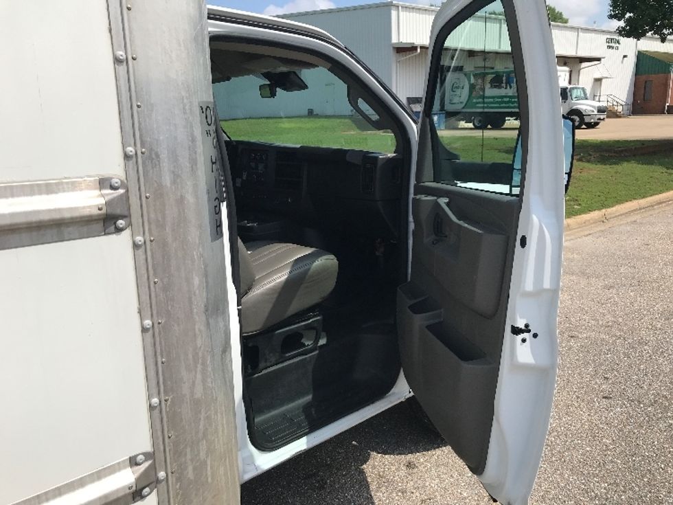 Light Duty Box Truck-Light and Medium Duty Trucks-GMC-2021-Savana G33903-Montgomery-AL-107,412\n\t\tmiles-$ 27,750 - Image 20