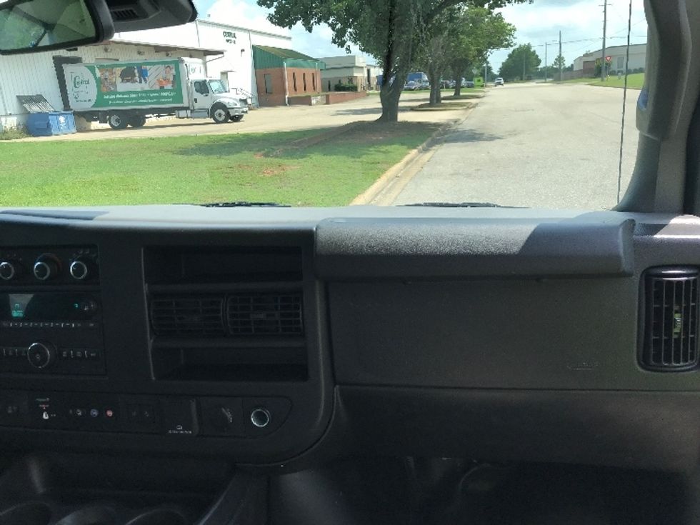 Light Duty Box Truck-Light and Medium Duty Trucks-GMC-2021-Savana G33903-Montgomery-AL-107,412\n\t\tmiles-$ 27,750 - Image 21
