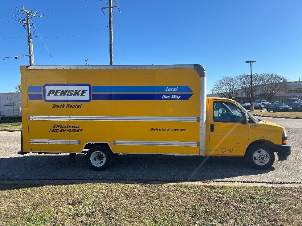 Light Duty Box Truck-Light and Medium Duty Trucks-GMC-2021-Savana G33903-Montgomery-AL-108,055\n\t\tmiles-$ 26,500 - Image 15