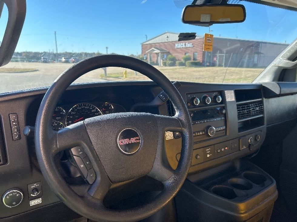 Light Duty Box Truck-Light and Medium Duty Trucks-GMC-2021-Savana G33903-Montgomery-AL-108,055\n\t\tmiles-$ 26,500 - Image 17