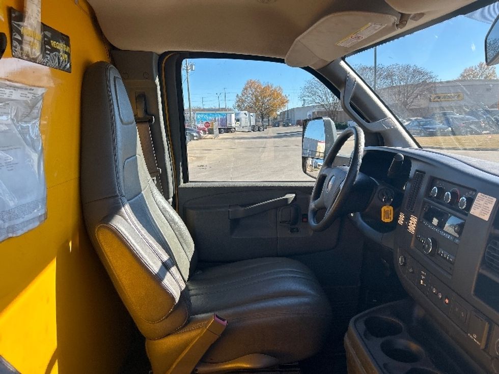 Light Duty Box Truck-Light and Medium Duty Trucks-GMC-2021-Savana G33903-Montgomery-AL-108,055\n\t\tmiles-$ 26,500 - Image 22