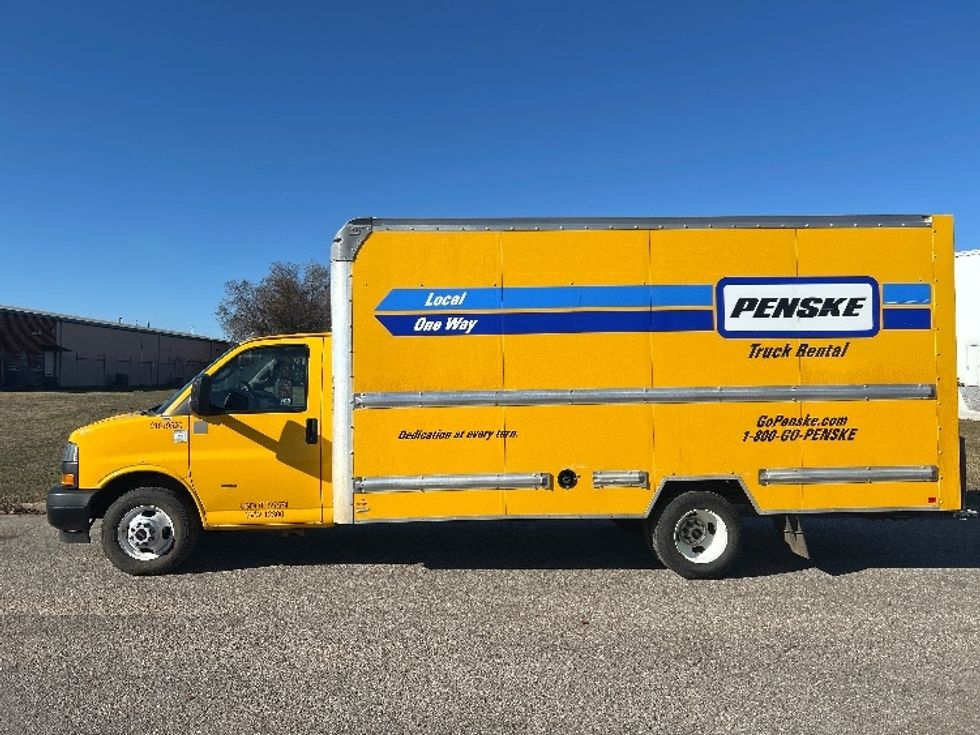 Light Duty Box Truck-Light and Medium Duty Trucks-GMC-2021-Savana G33903-Montgomery-AL-108,055\n\t\tmiles-$ 26,500 - Image 4