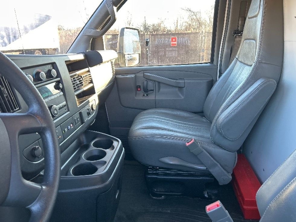 Light Duty Box Truck-Light and Medium Duty Trucks-GMC-2021-Savana G33903-Montgomery-NY-101,006\n\t\tmiles-$ 27,750 - Image 19