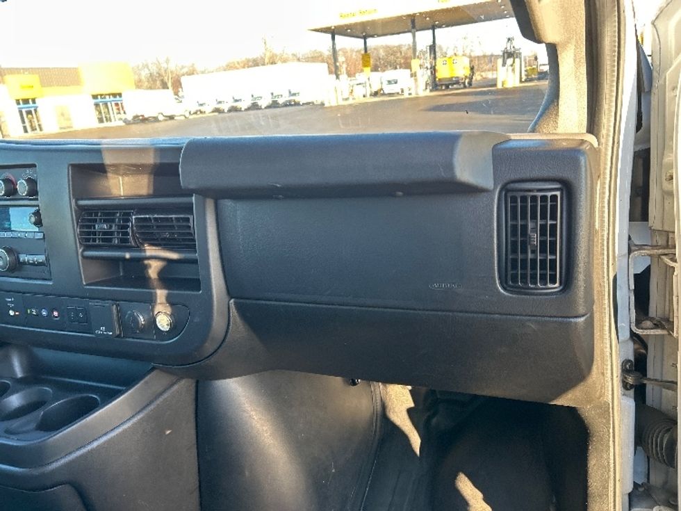 Light Duty Box Truck-Light and Medium Duty Trucks-GMC-2021-Savana G33903-Montgomery-NY-101,006\n\t\tmiles-$ 27,750 - Image 21