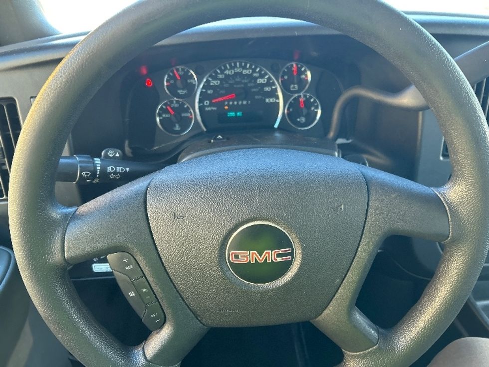 Light Duty Box Truck-Light and Medium Duty Trucks-GMC-2021-Savana G33903-Montgomery-NY-103,256\n\t\tmiles-$ 27,500 - Image 17