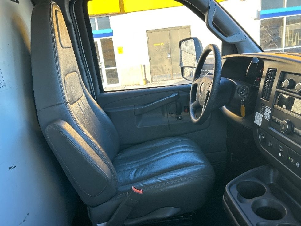 Light Duty Box Truck-Light and Medium Duty Trucks-GMC-2021-Savana G33903-Montgomery-NY-103,256\n\t\tmiles-$ 27,500 - Image 22