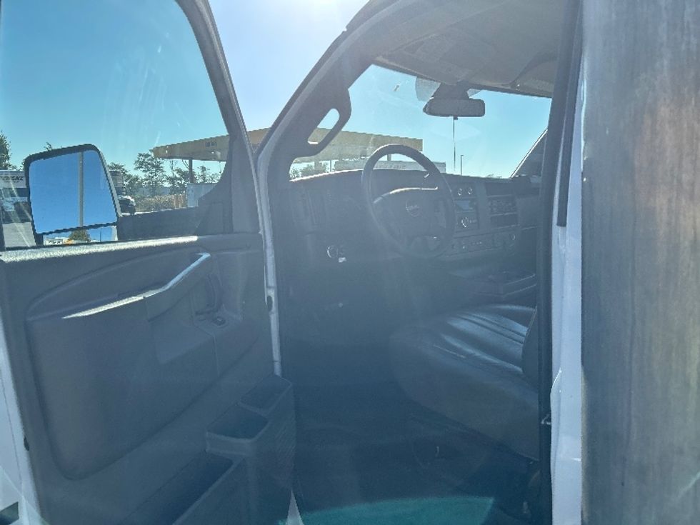 Light Duty Box Truck-Light and Medium Duty Trucks-GMC-2021-Savana G33903-Montgomery-NY-104,900\n\t\tmiles-$ 27,250 - Image 14