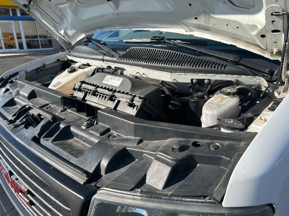 Light Duty Box Truck-Light and Medium Duty Trucks-GMC-2021-Savana G33903-Montgomery-NY-104,900\n\t\tmiles-$ 27,250 - Image 22