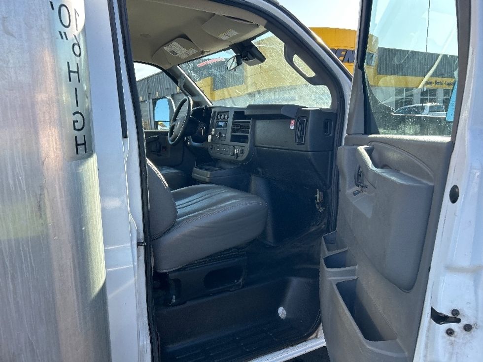 Light Duty Box Truck-Light and Medium Duty Trucks-GMC-2021-Savana G33903-Montgomery-NY-106,425\n\t\tmiles-$ 27,000 - Image 18