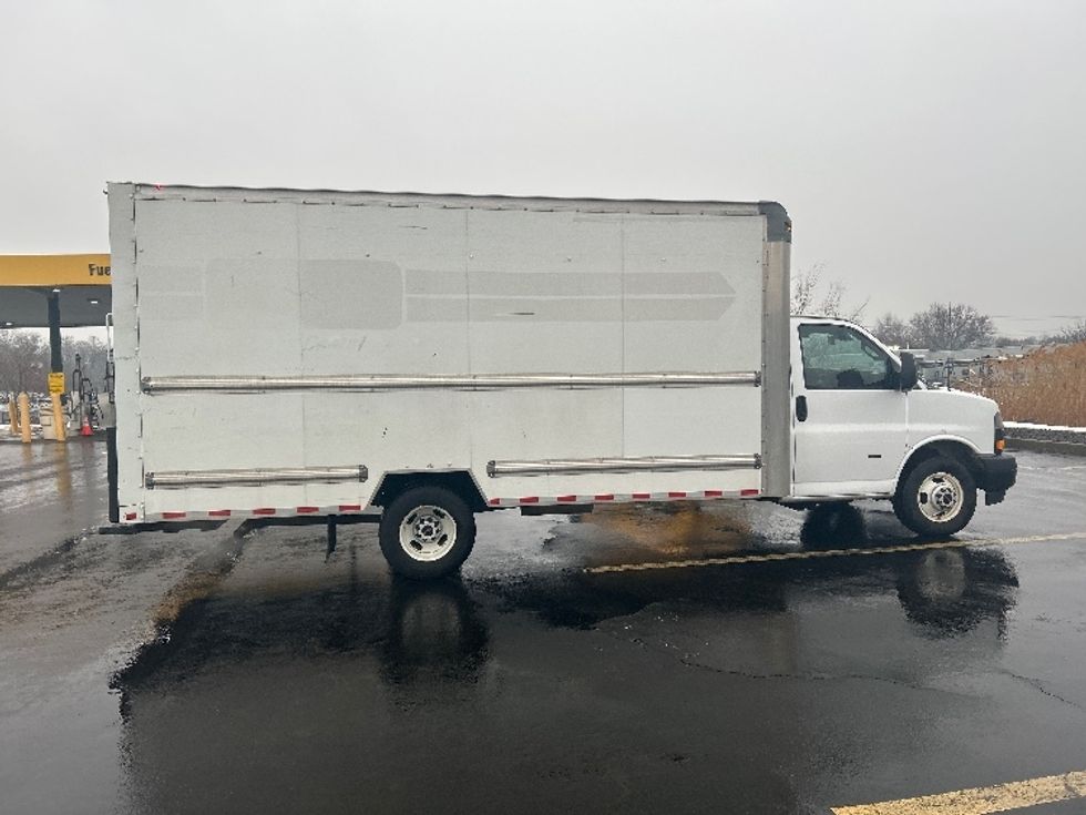 Light Duty Box Truck-Light and Medium Duty Trucks-GMC-2021-Savana G33903-Montgomery-NY-113,874\n\t\tmiles-$ 26,250 - Image 13