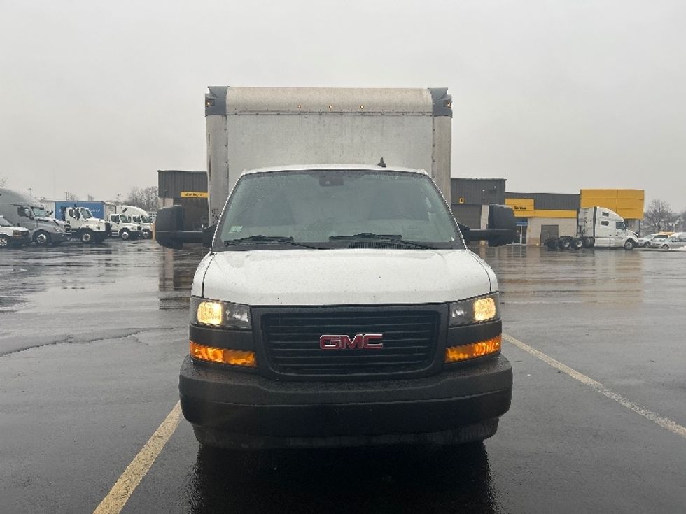 Light Duty Box Truck-Light and Medium Duty Trucks-GMC-2021-Savana G33903-Montgomery-NY-113,874\n\t\tmiles-$ 26,250 - Image 2
