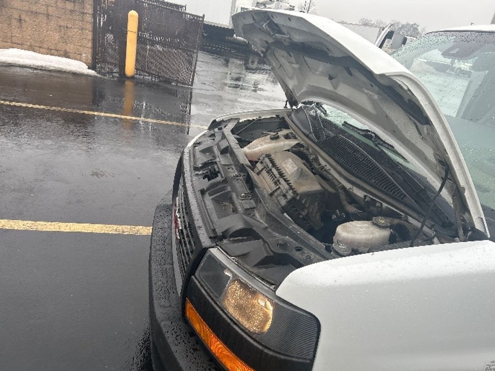 Light Duty Box Truck-Light and Medium Duty Trucks-GMC-2021-Savana G33903-Montgomery-NY-113,874\n\t\tmiles-$ 26,250 - Image 22