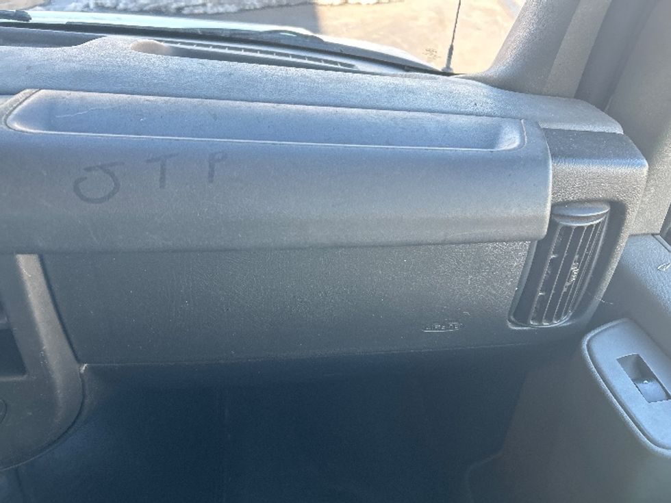 Light Duty Box Truck-Light and Medium Duty Trucks-GMC-2021-Savana G33903-Montgomery-NY-124,389\n\t\tmiles-$ 25,000 - Image 19