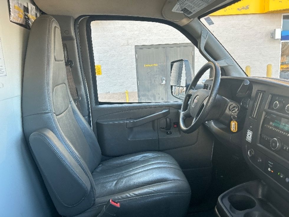 Light Duty Box Truck-Light and Medium Duty Trucks-GMC-2021-Savana G33903-Montgomery-NY-124,389\n\t\tmiles-$ 25,000 - Image 20