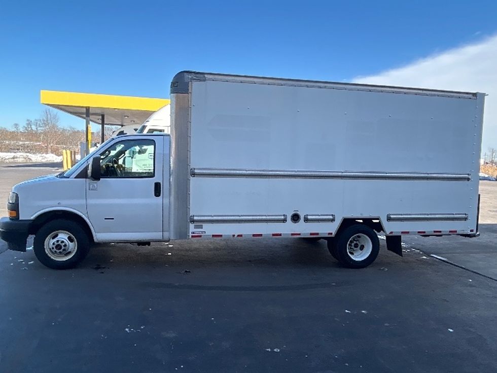 Light Duty Box Truck-Light and Medium Duty Trucks-GMC-2021-Savana G33903-Montgomery-NY-124,389\n\t\tmiles-$ 25,000 - Image 4