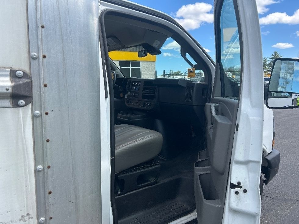 Light Duty Box Truck-Light and Medium Duty Trucks-GMC-2021-Savana G33903-Montgomery-NY-75,192\n\t\tmiles-$ 35,750 - Image 20