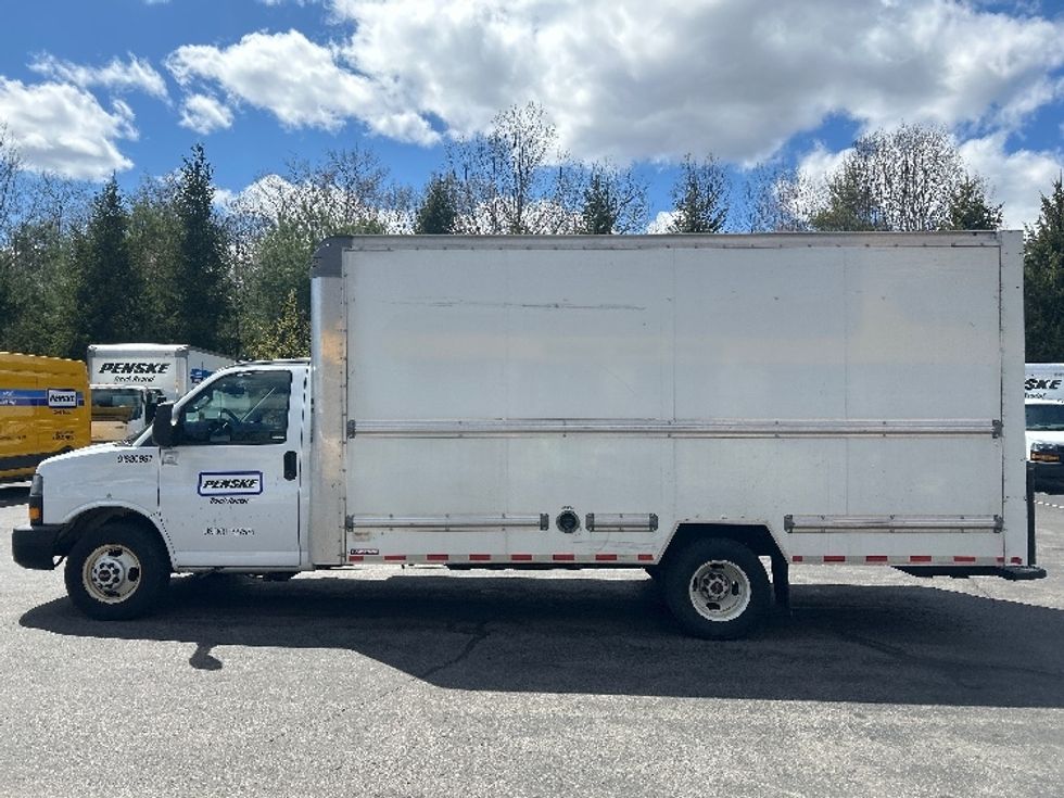 Light Duty Box Truck-Light and Medium Duty Trucks-GMC-2021-Savana G33903-Montgomery-NY-75,192\n\t\tmiles-$ 35,750 - Image 4