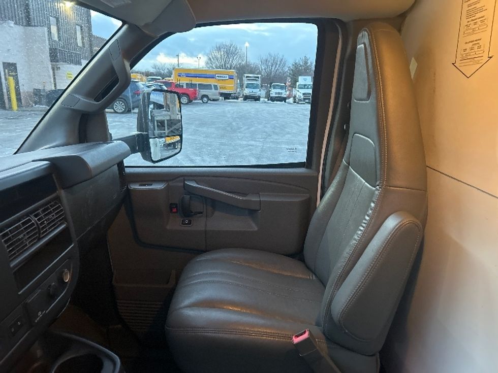 Light Duty Box Truck-Light and Medium Duty Trucks-GMC-2021-Savana G33903-Montgomery-NY-86,903\n\t\tmiles-$ 29,250 - Image 18