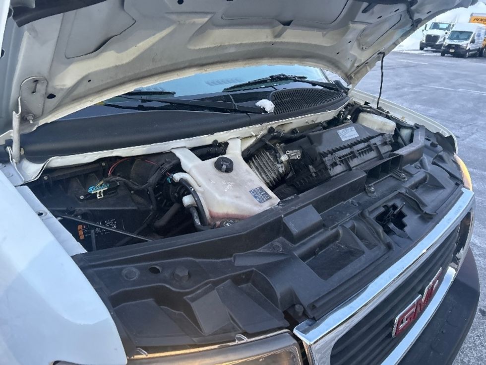 Light Duty Box Truck-Light and Medium Duty Trucks-GMC-2021-Savana G33903-Montgomery-NY-86,903\n\t\tmiles-$ 29,250 - Image 22