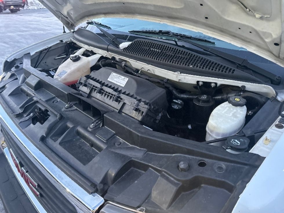 Light Duty Box Truck-Light and Medium Duty Trucks-GMC-2021-Savana G33903-Montgomery-NY-86,903\n\t\tmiles-$ 29,250 - Image 23