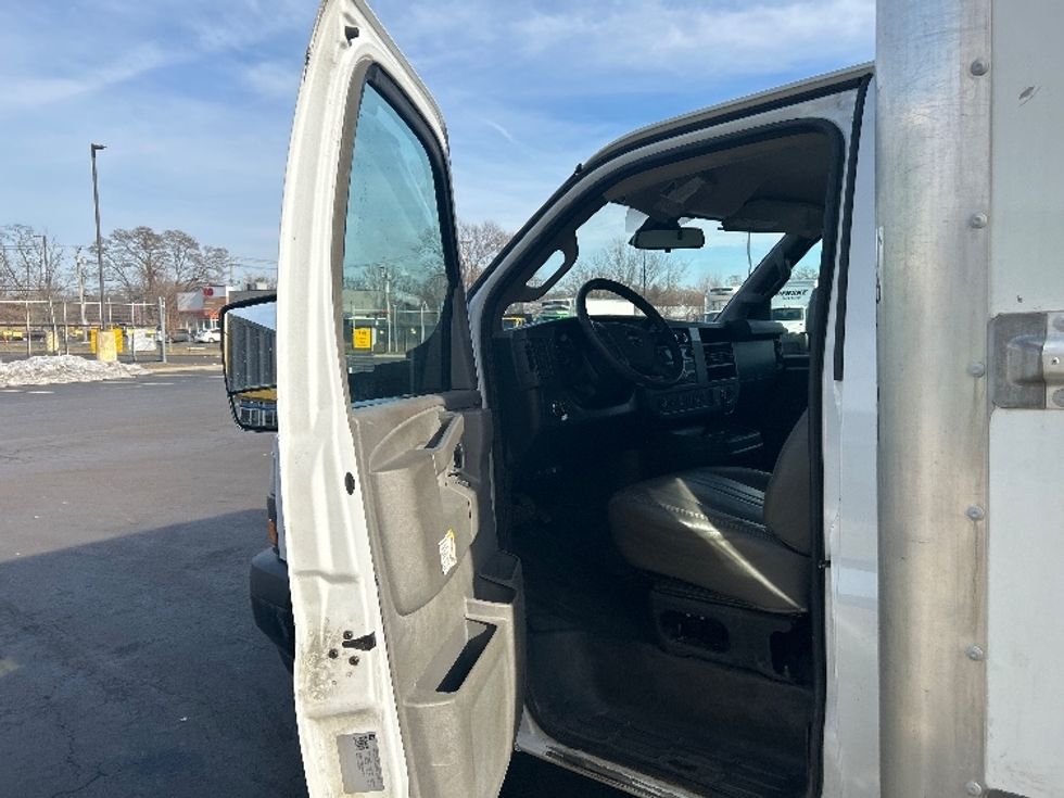 Light Duty Box Truck-Light and Medium Duty Trucks-GMC-2021-Savana G33903-Montgomery-NY-96,426\n\t\tmiles-$ 28,000 - Image 14