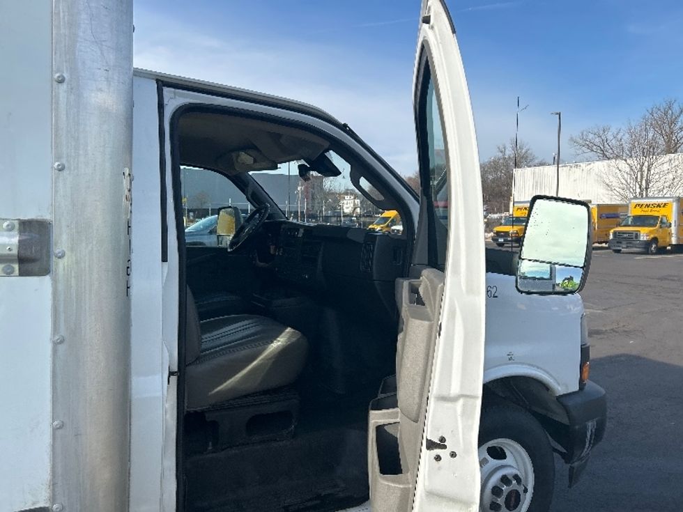 Light Duty Box Truck-Light and Medium Duty Trucks-GMC-2021-Savana G33903-Montgomery-NY-96,426\n\t\tmiles-$ 28,000 - Image 18