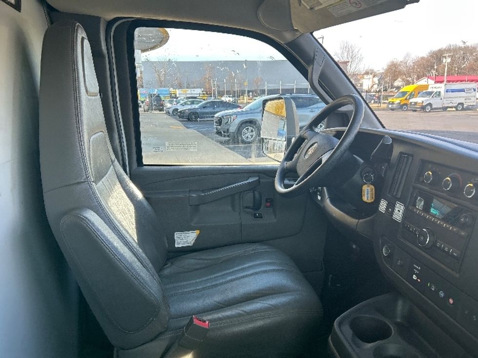 Light Duty Box Truck-Light and Medium Duty Trucks-GMC-2021-Savana G33903-Montgomery-NY-96,426\n\t\tmiles-$ 28,000 - Image 20