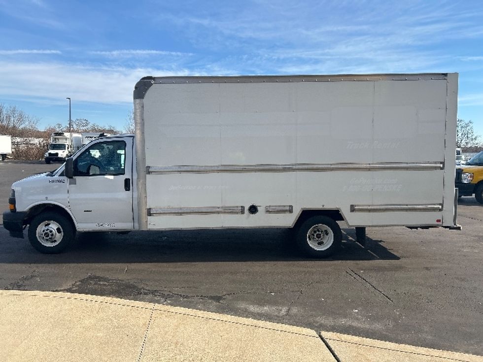 Light Duty Box Truck-Light and Medium Duty Trucks-GMC-2021-Savana G33903-Montgomery-NY-96,426\n\t\tmiles-$ 28,000 - Image 4
