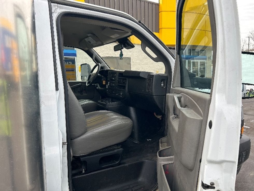 Light Duty Box Truck-Light and Medium Duty Trucks-GMC-2021-Savana G33903-Montgomery-NY-97,206\n\t\tmiles-$ 28,000 - Image 18