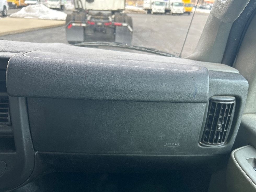 Light Duty Box Truck-Light and Medium Duty Trucks-GMC-2021-Savana G33903-Montgomery-NY-97,206\n\t\tmiles-$ 28,000 - Image 19