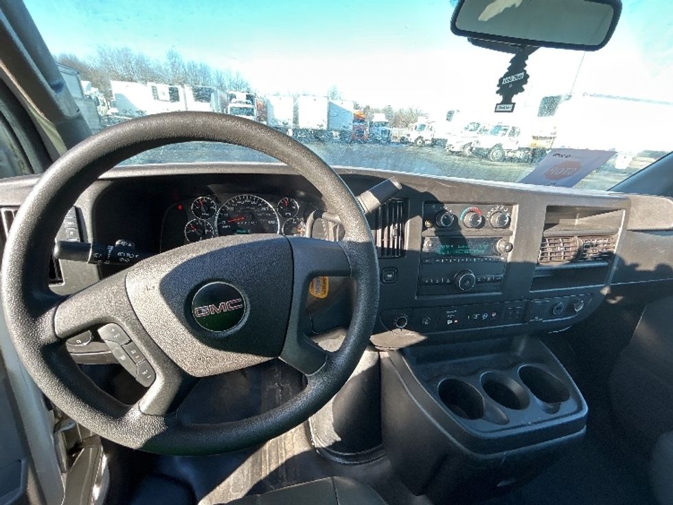 Light Duty Box Truck-Light and Medium Duty Trucks-GMC-2021-Savana G33903-Montgomery-NY-99,666\n\t\tmiles-$ 27,750 - Image 18