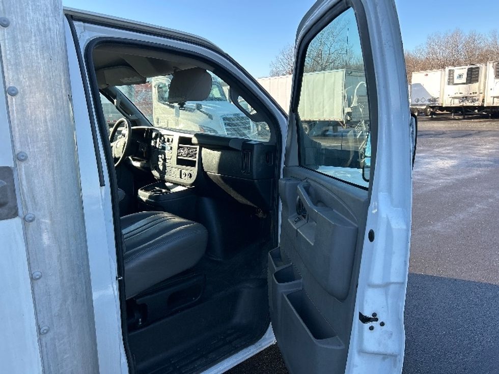 Light Duty Box Truck-Light and Medium Duty Trucks-GMC-2021-Savana G33903-Montgomery-NY-99,666\n\t\tmiles-$ 27,750 - Image 20