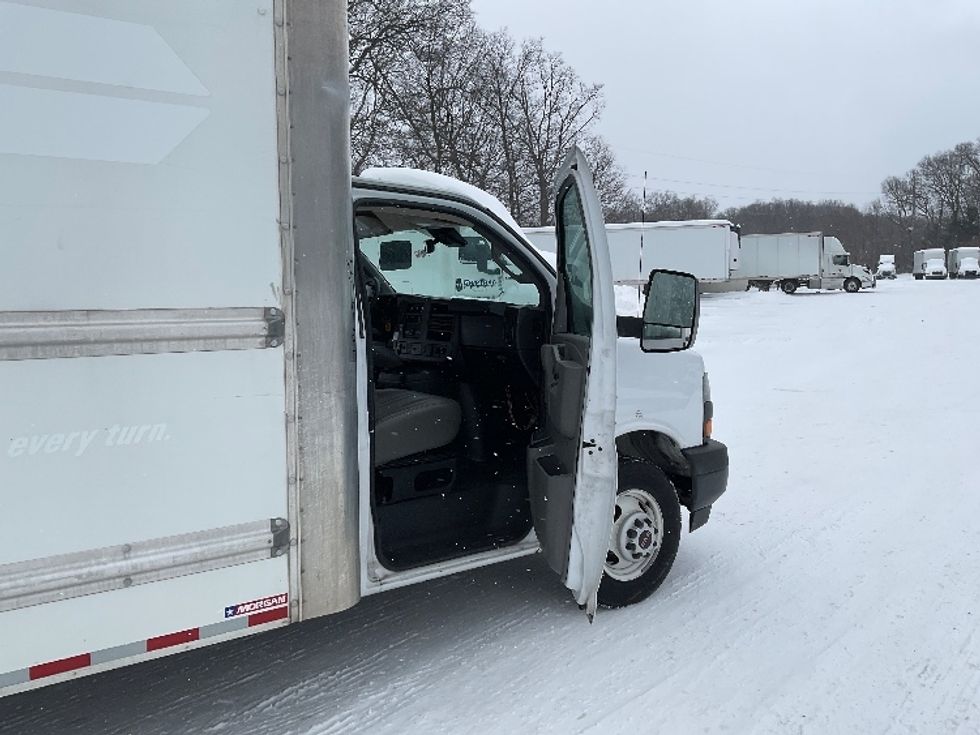 Light Duty Box Truck-Light and Medium Duty Trucks-GMC-2021-Savana G33903-Muskegon-MI-111,959\n\t\tmiles-$ 27,750 - Image 17