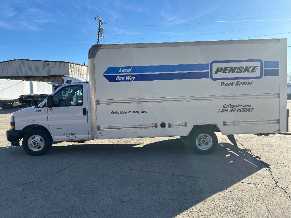 Light Duty Box Truck-Light and Medium Duty Trucks-GMC-2021-Savana G33903-Nashville (Mount Juliet)-TN-100,140\n\t\tmiles-$ 30,750 - Image 4