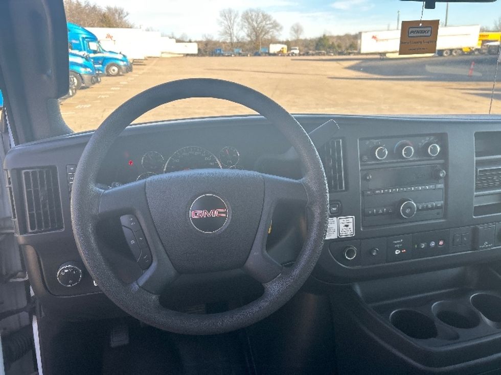 Light Duty Box Truck-Light and Medium Duty Trucks-GMC-2021-Savana G33903-Nashville (Mount Juliet)-TN-100,140\n\t\tmiles-$ 30,750 - Image 18