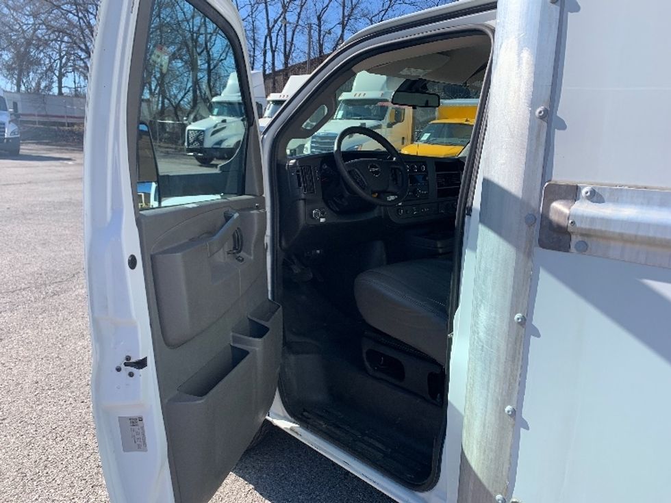Light Duty Box Truck-Light and Medium Duty Trucks-GMC-2021-Savana G33903-Nashville (Mount Juliet)-TN-103,539\n\t\tmiles-$ 30,250 - Image 16