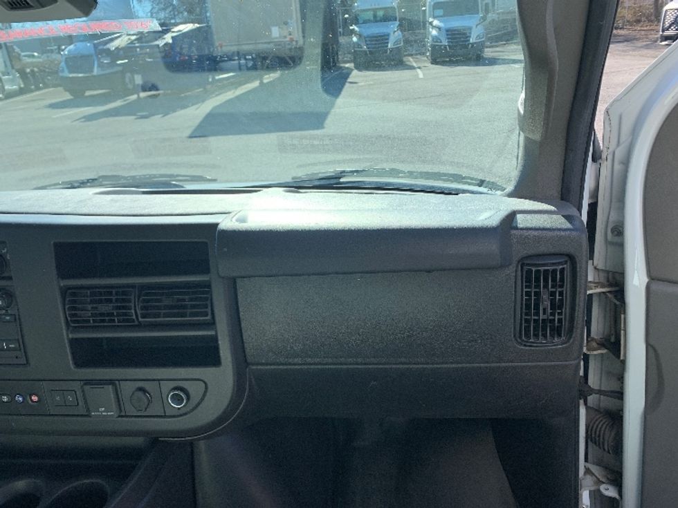 Light Duty Box Truck-Light and Medium Duty Trucks-GMC-2021-Savana G33903-Nashville (Mount Juliet)-TN-103,539\n\t\tmiles-$ 30,250 - Image 21