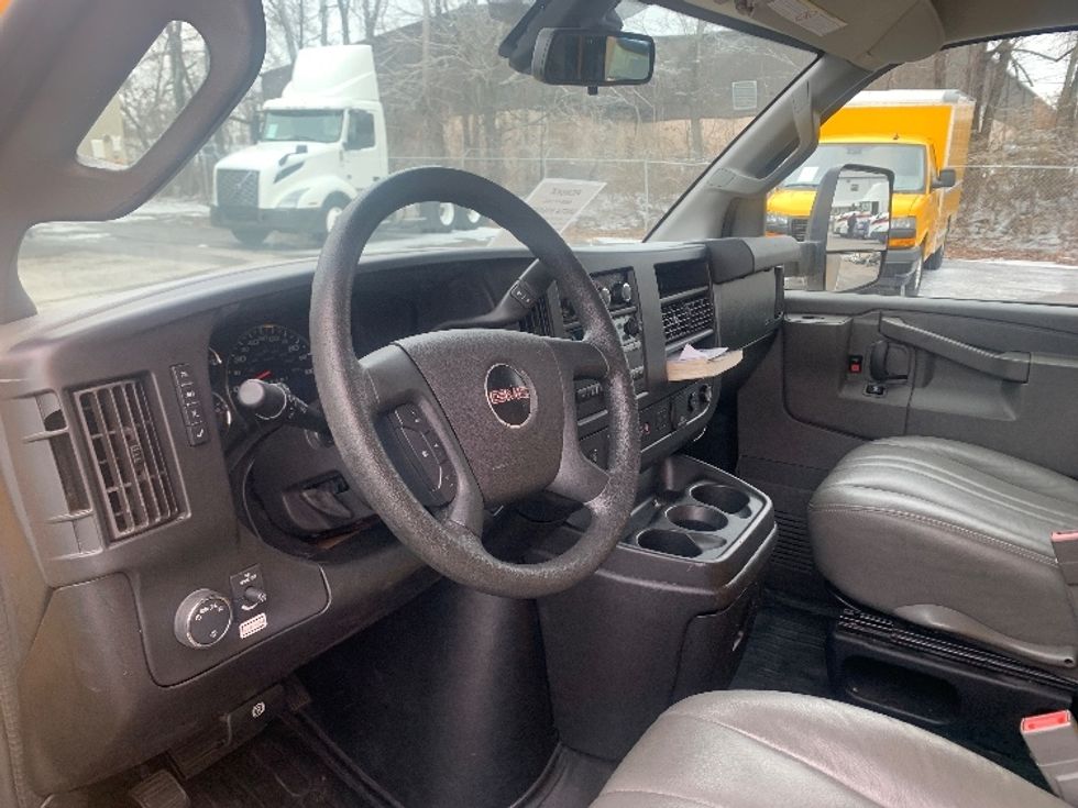 Light Duty Box Truck-Light and Medium Duty Trucks-GMC-2021-Savana G33903-Nashville (Mount Juliet)-TN-105,130\n\t\tmiles-$ 27,000 - Image 17