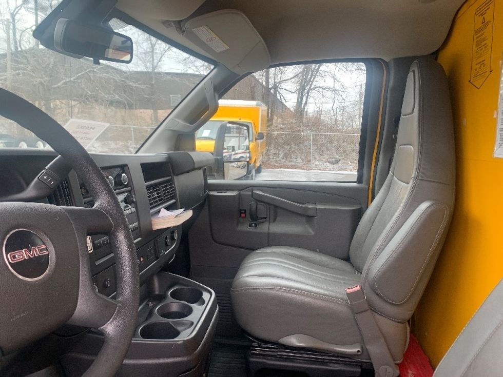 Light Duty Box Truck-Light and Medium Duty Trucks-GMC-2021-Savana G33903-Nashville (Mount Juliet)-TN-105,130\n\t\tmiles-$ 27,000 - Image 19