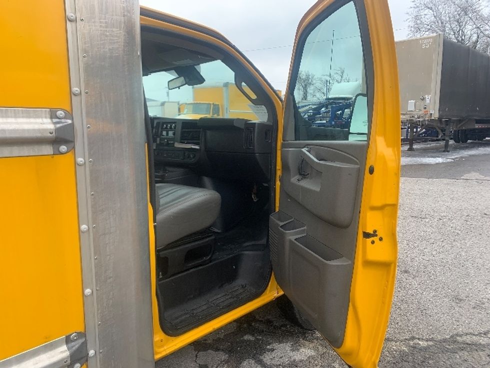 Light Duty Box Truck-Light and Medium Duty Trucks-GMC-2021-Savana G33903-Nashville (Mount Juliet)-TN-105,130\n\t\tmiles-$ 27,000 - Image 20