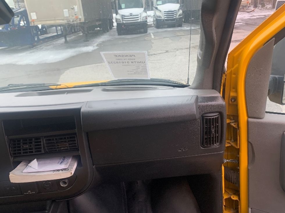 Light Duty Box Truck-Light and Medium Duty Trucks-GMC-2021-Savana G33903-Nashville (Mount Juliet)-TN-105,130\n\t\tmiles-$ 27,000 - Image 21