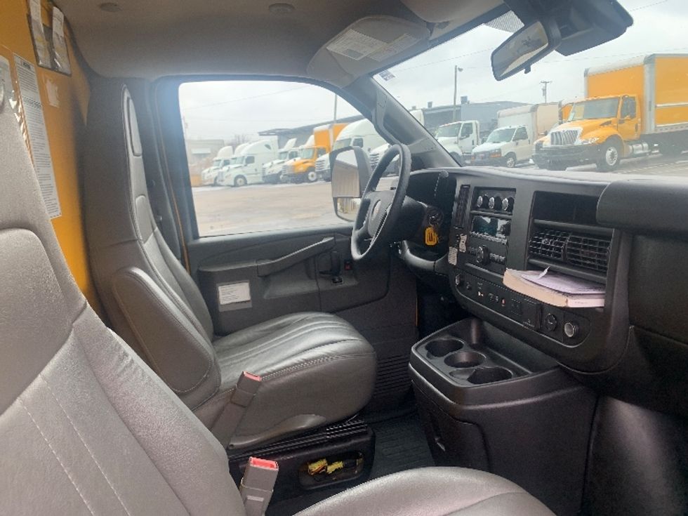 Light Duty Box Truck-Light and Medium Duty Trucks-GMC-2021-Savana G33903-Nashville (Mount Juliet)-TN-105,130\n\t\tmiles-$ 27,000 - Image 22