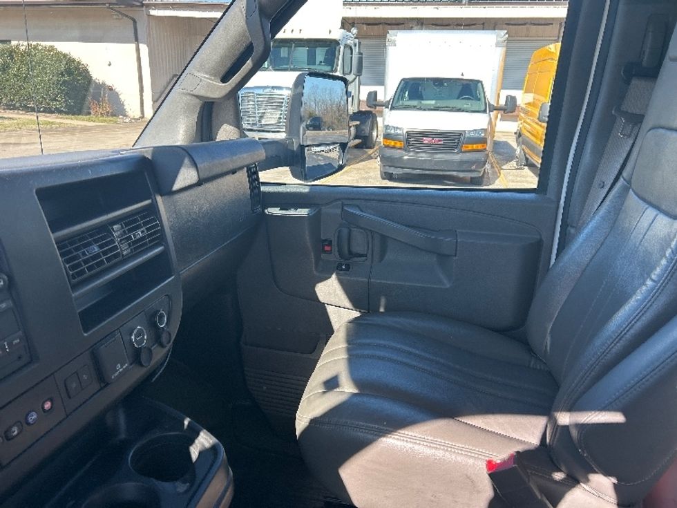 Light Duty Box Truck-Light and Medium Duty Trucks-GMC-2021-Savana G33903-Nashville (Mount Juliet)-TN-105,237\n\t\tmiles-$ 30,000 - Image 19