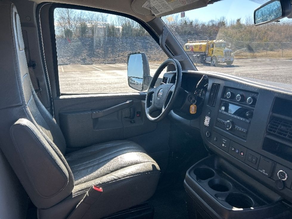 Light Duty Box Truck-Light and Medium Duty Trucks-GMC-2021-Savana G33903-Nashville (Mount Juliet)-TN-105,237\n\t\tmiles-$ 30,000 - Image 22