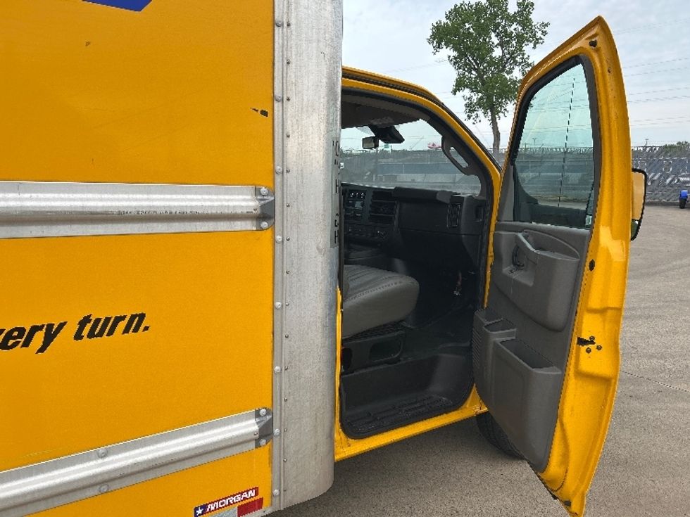 Light Duty Box Truck-Light and Medium Duty Trucks-GMC-2021-Savana G33903-Nashville (Mount Juliet)-TN-76,379\n\t\tmiles-$ 30,000 - Image 20