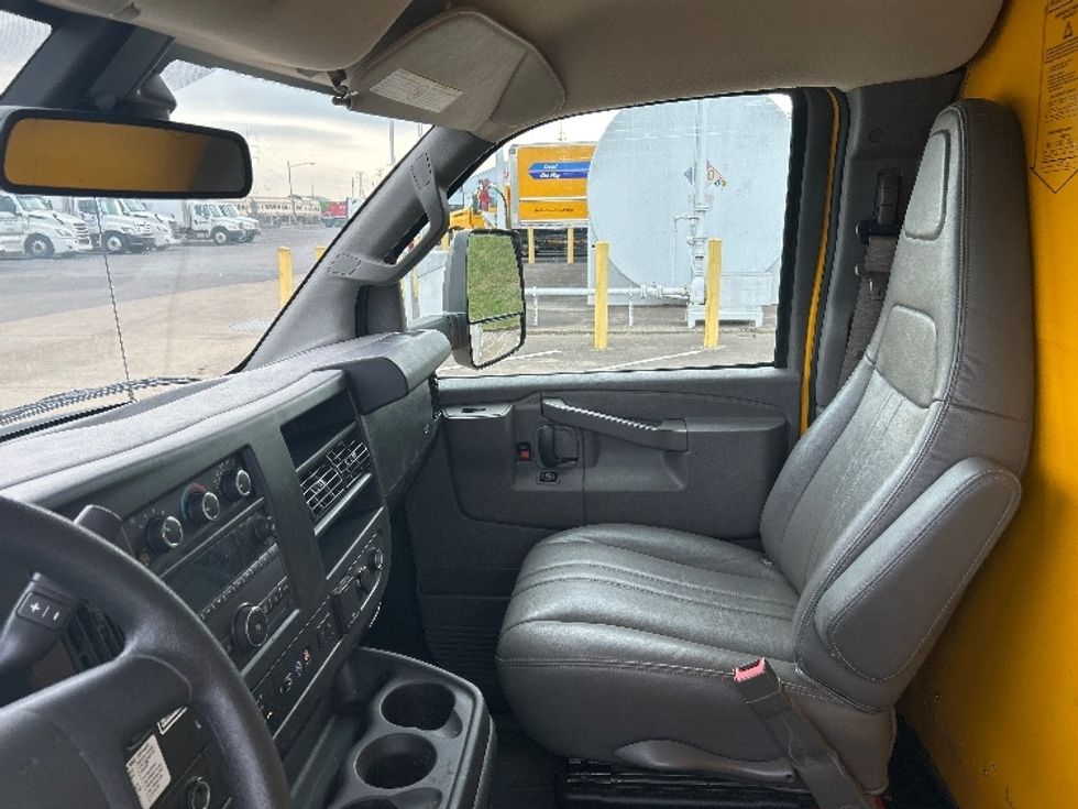 Light Duty Box Truck-Light and Medium Duty Trucks-GMC-2021-Savana G33903-Nashville (Mount Juliet)-TN-76,379\n\t\tmiles-$ 30,000 - Image 19