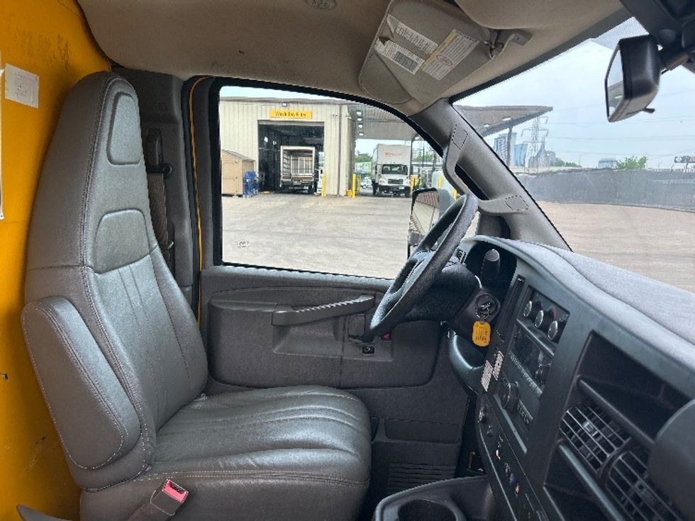 Light Duty Box Truck-Light and Medium Duty Trucks-GMC-2021-Savana G33903-Nashville (Mount Juliet)-TN-76,379\n\t\tmiles-$ 30,000 - Image 22