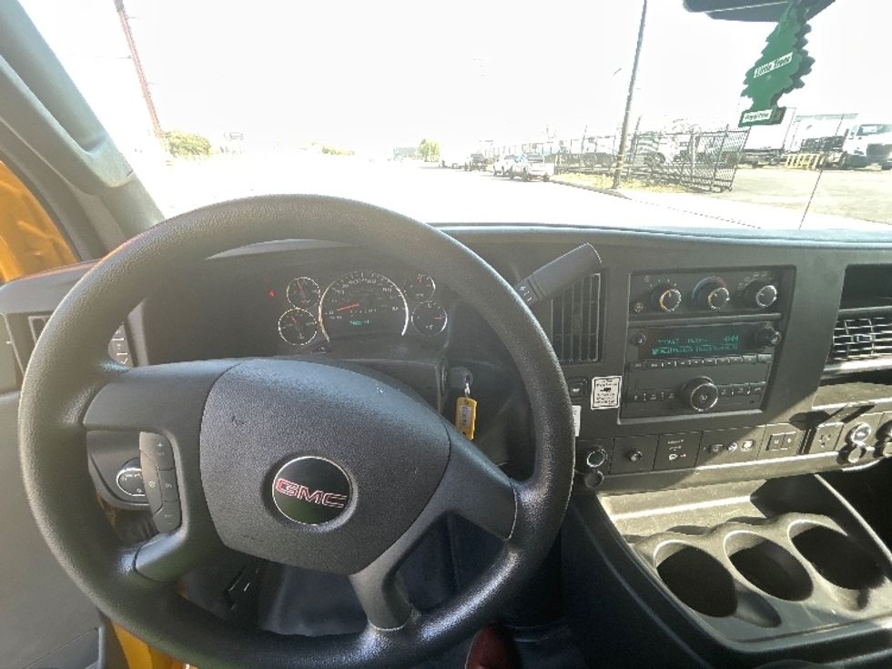 Light Duty Box Truck-Light and Medium Duty Trucks-GMC-2021-Savana G33903-Nashville (Mount Juliet)-TN-87,862\n\t\tmiles-$ 29,000 - Image 18