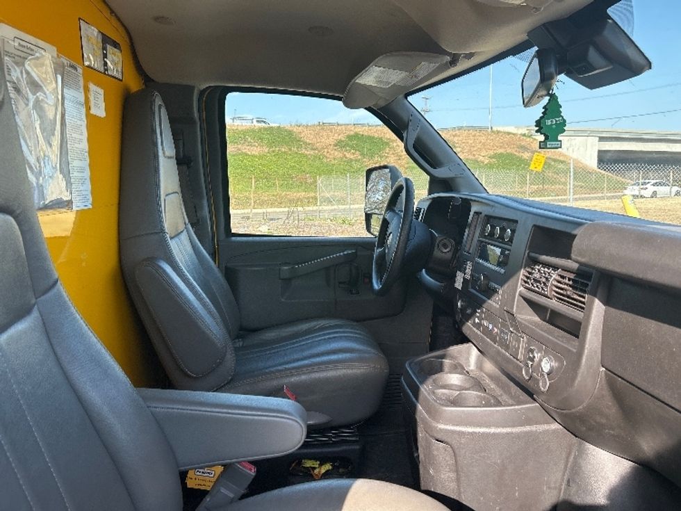 Light Duty Box Truck-Light and Medium Duty Trucks-GMC-2021-Savana G33903-Nashville (Mount Juliet)-TN-87,862\n\t\tmiles-$ 29,000 - Image 22